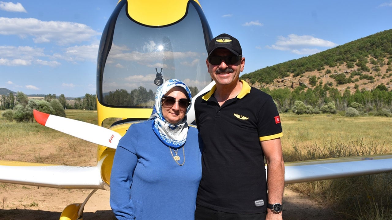 Foto - Çocukluk hayalini gerçekleştirdi: Köyüne uçakla iniş yaptı