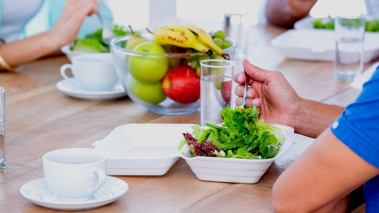 Foto - Çoğumuz bu hatayı yapıyoruz! Yemekle su içmek zararlı mı?