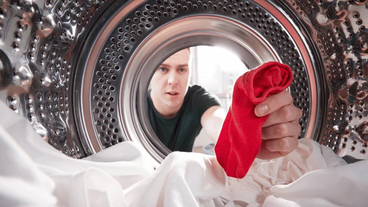 Foto - Çoğumuz bu sorunu yaşıyoruz! Çamaşır makinesinde kaybolan çoraplar nereye gidiyor?