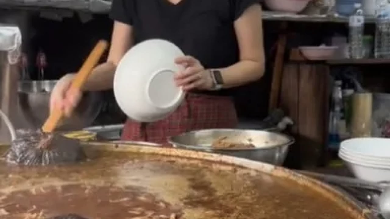 Foto - Çok ama çok şaşıracaksınız: 66 yıldır aynı yağda kızartıyorlar! Ödüllü restoranın akıl almaz taktiği