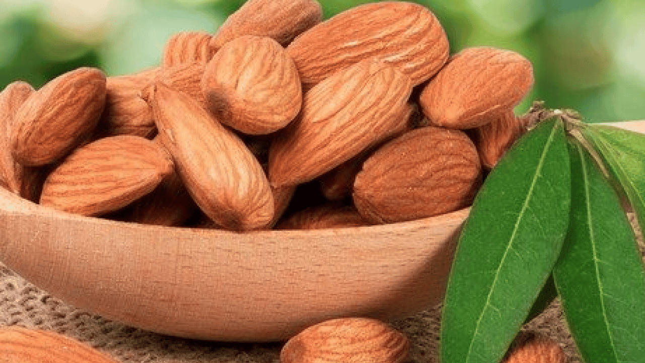 Foto - Çok fazla badem tüketilirse ne olur? Badem, süt yağ, un ve macun...