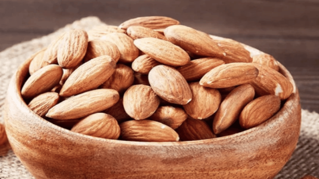 Foto - Çok fazla badem tüketilirse ne olur? Badem, süt yağ, un ve macun...