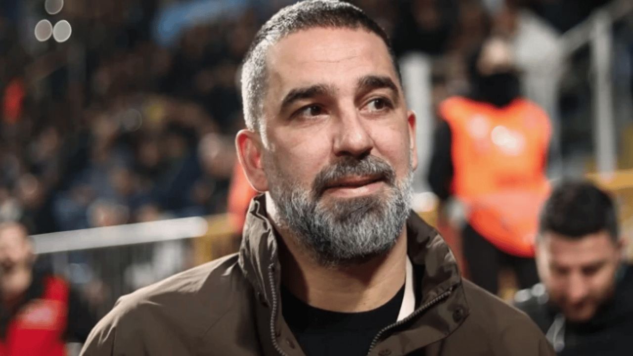 Foto - Çok konuşulacak gelişme: Arda Turan'ın maçı sırasında hava saldırısı alarmı