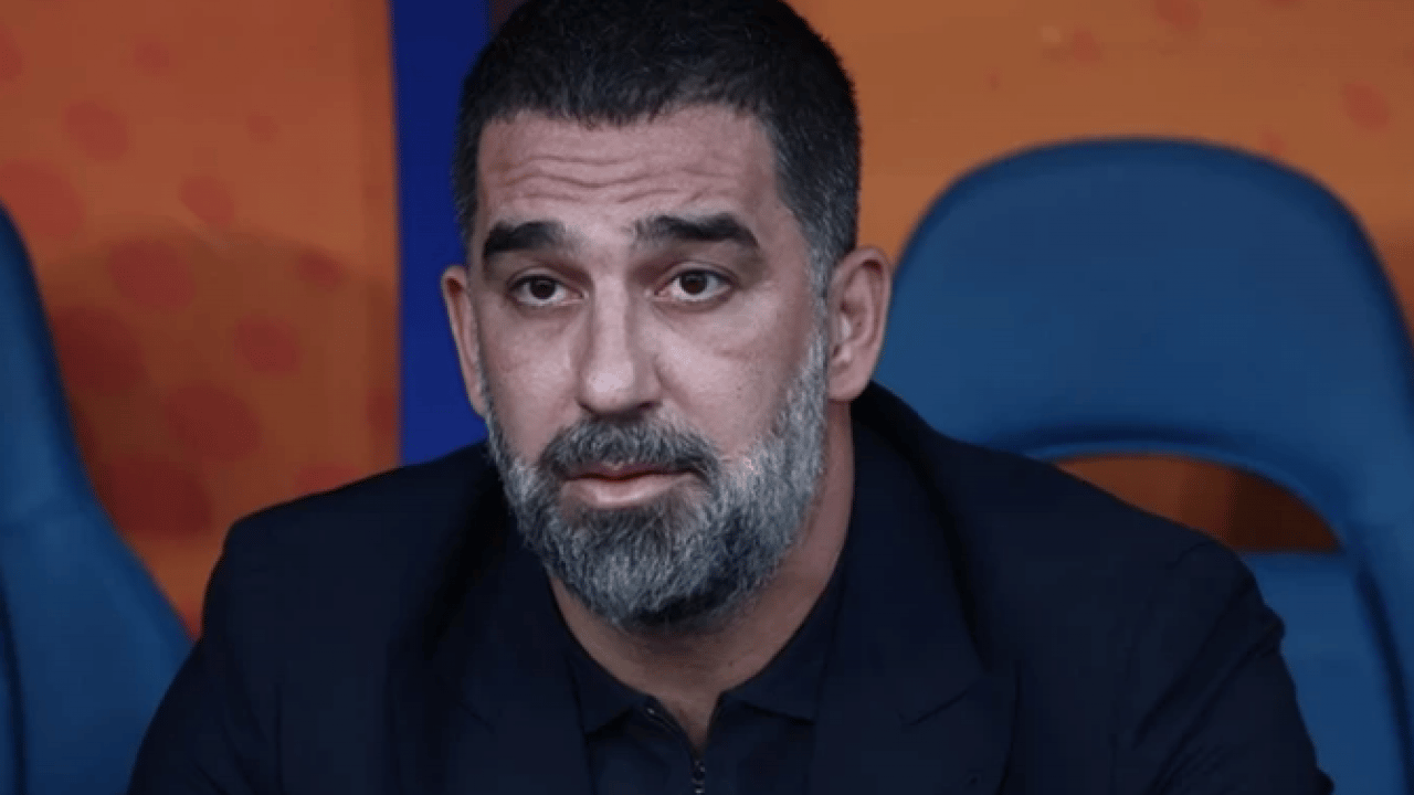 Foto - Çok konuşulacak gelişme: Arda Turan'ın maçı sırasında hava saldırısı alarmı