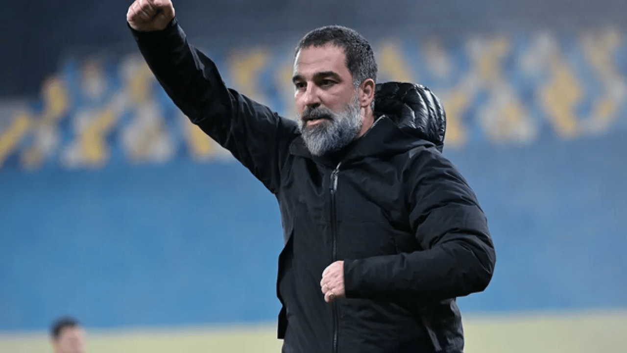 Foto - Çok konuşulacak gelişme: Arda Turan'ın maçı sırasında hava saldırısı alarmı