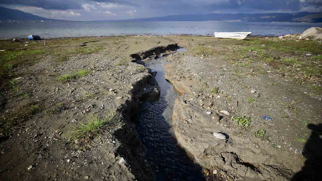 Foto - Çok kötü görüntüler: Doğu Marmara’nın can damarı kurudu