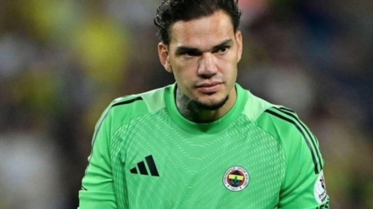 Çok sayıda adayın ismi geçerken: Ederson giderse Fenerbahçe 15 milyon euro ödeyecek!