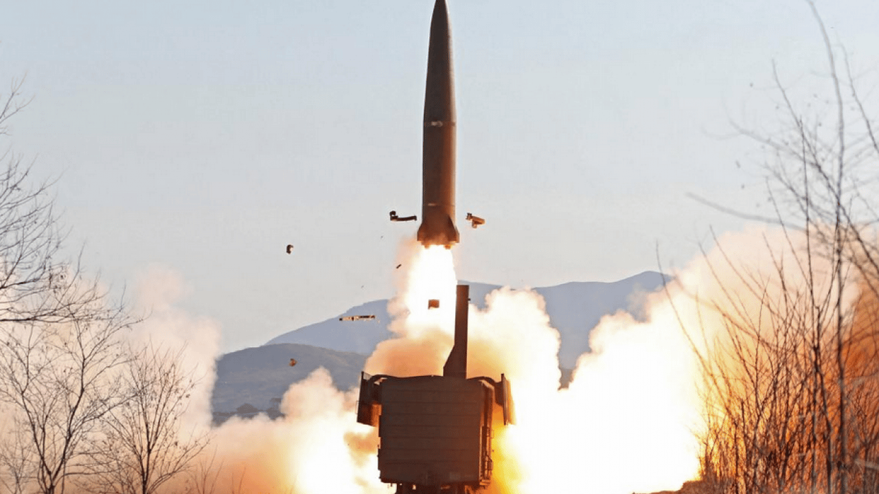 Foto - Güney Kore duyurdu: Kuzey Kore doğuya doğru balistik füze ateşledi!