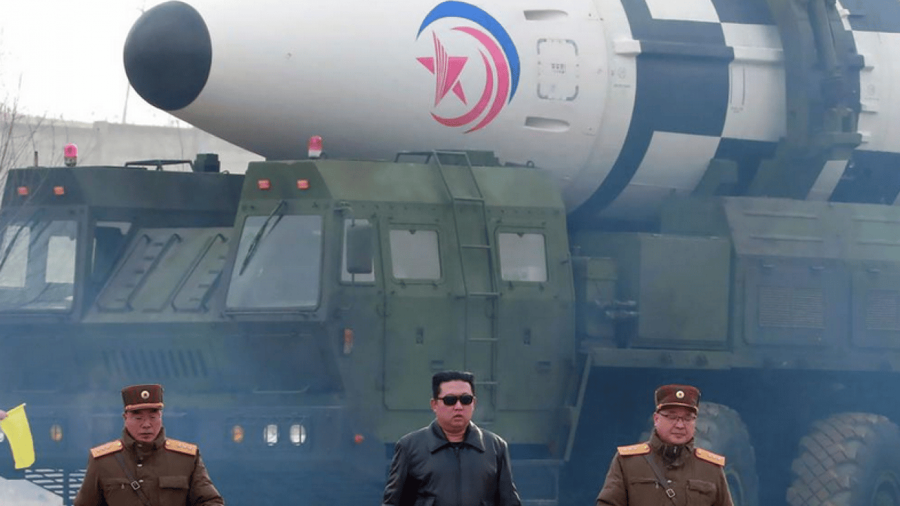 Foto - Güney Kore duyurdu: Kuzey Kore doğuya doğru balistik füze ateşledi!