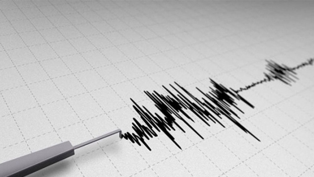 Çok şiddetli deprem: Büyüklüğü 6,1 olarak açıklandı