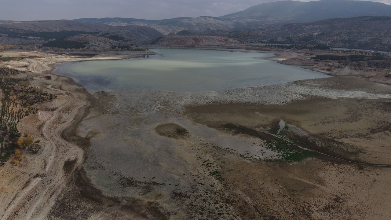 Çölleşme kapıda! Yağış var ama su yok