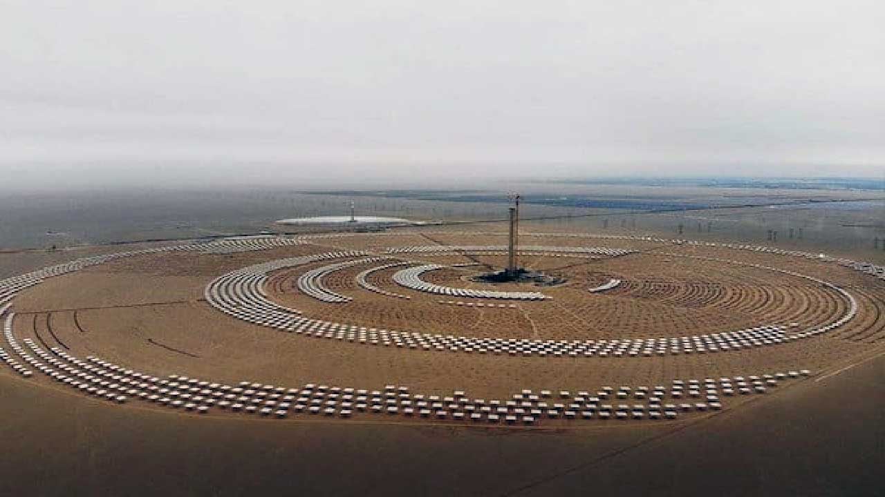 Foto - Çölün ortasında devrim! Güneş enerjisinde kesintisiz dönem