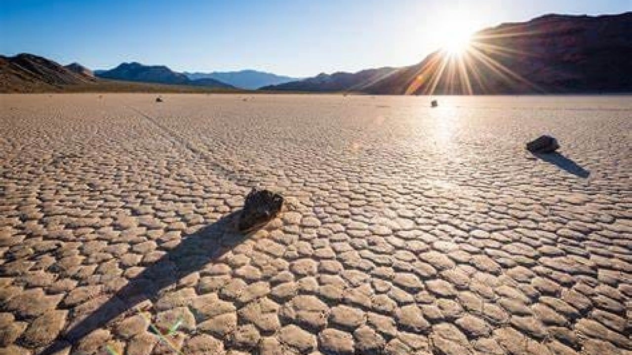 Foto - Çölün ortasında ortaya çıktı! Herkes 'kıyamet alameti mi?' diye birbirine sormaya başladı