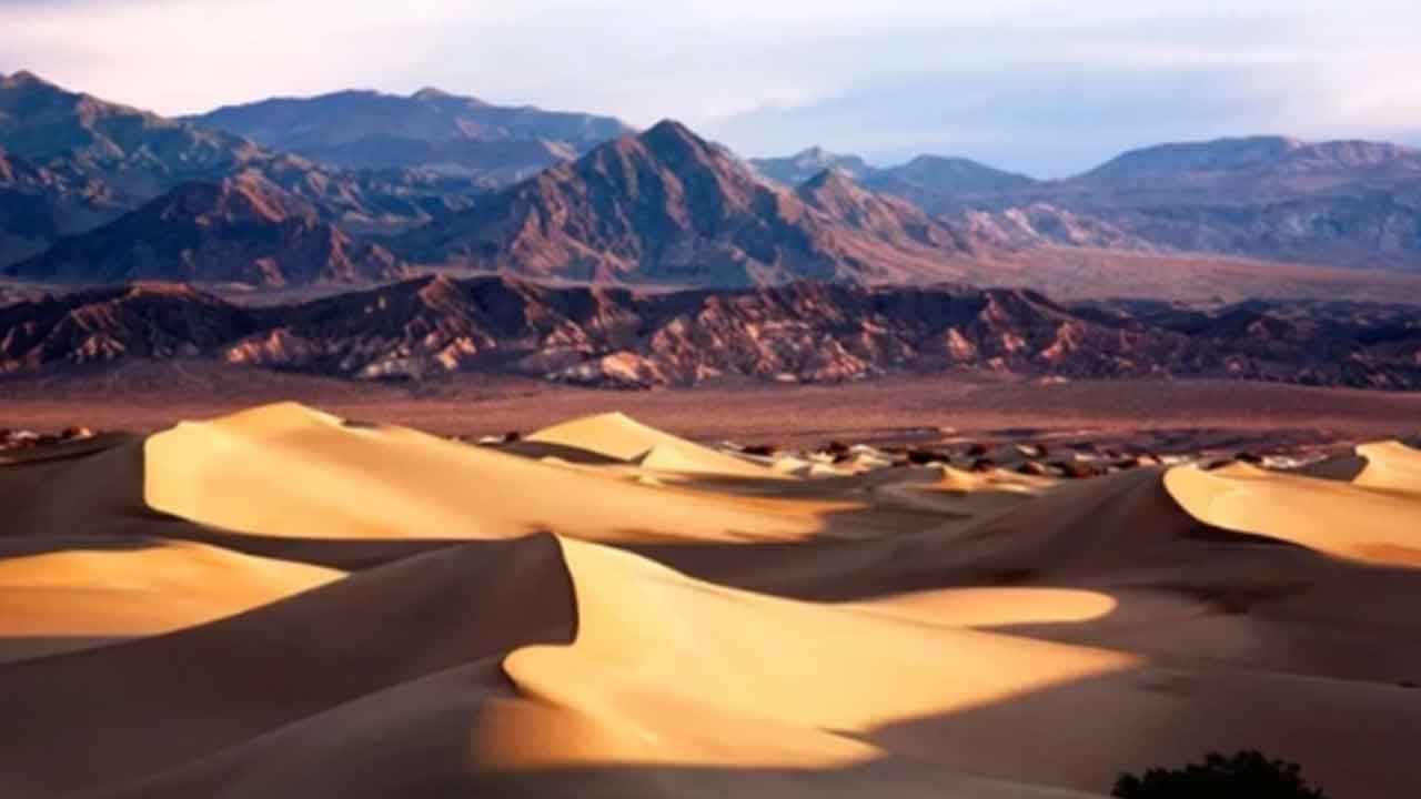 Foto - Çölün ortasında ortaya çıktı! Herkes 'kıyamet alameti mi?' diye birbirine sormaya başladı