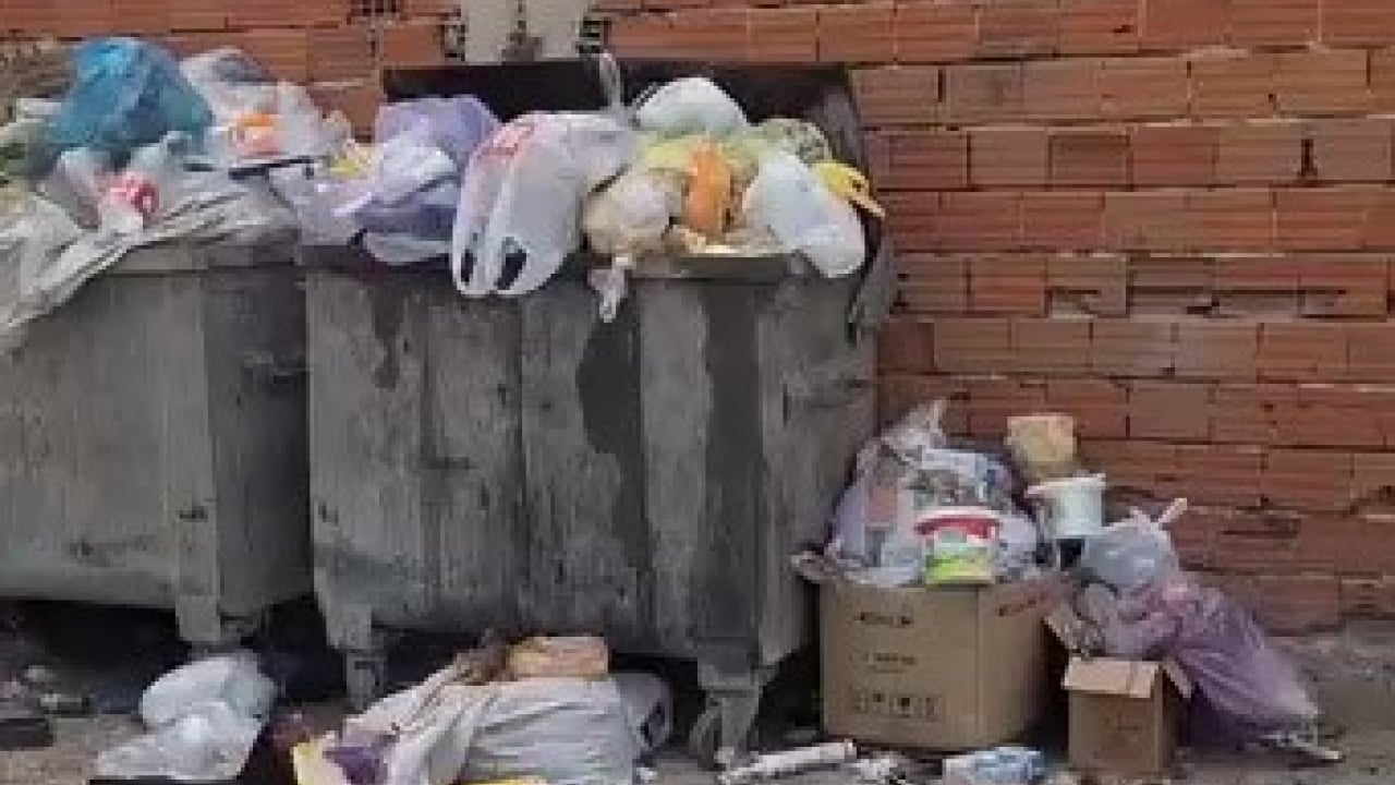 Foto - Çöp konteynerleri taştı, sabırlar taştı! CHP'li belediye hizmette sınıfta kaldı