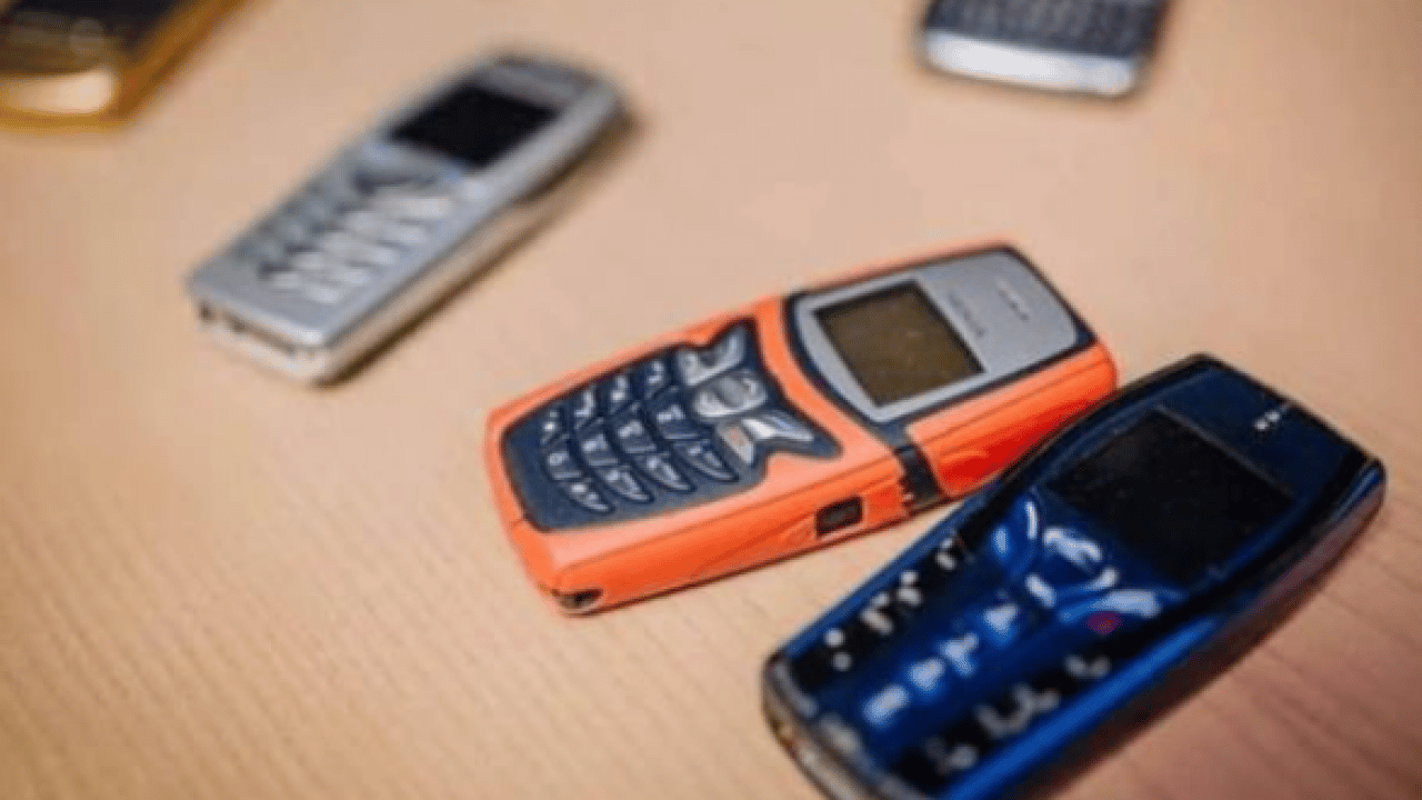 Foto - Çöpe atmadan önce bir bakın! Eski telefonunuz servet değerinde olabilir