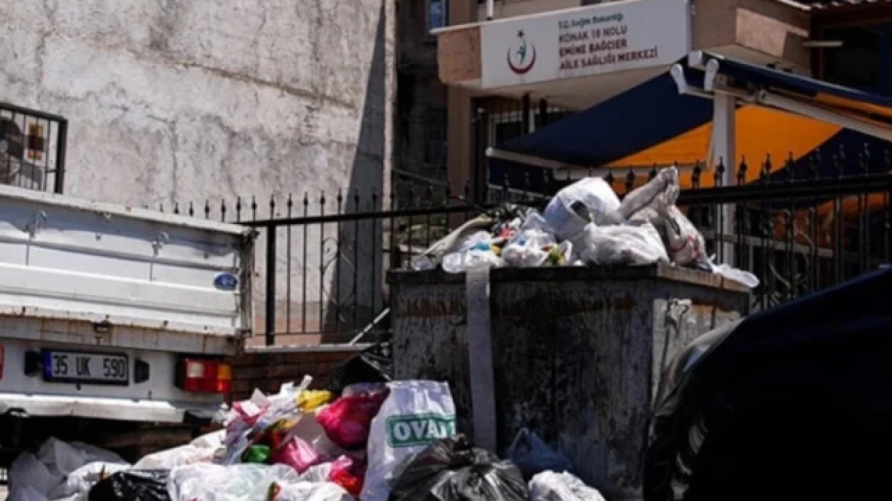 Foto - Çöplere aldırış etmediler: Burası Hindistan değil İzmir!