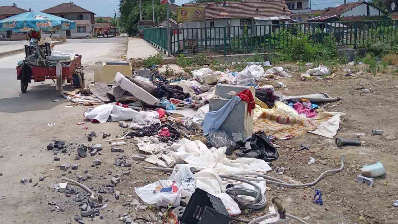 Foto - Çöpleri yola attı: Cezası anında kesildi