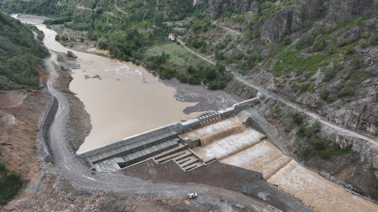 Foto - Çoruh'un mavi gerdanlıkları güç katıyor