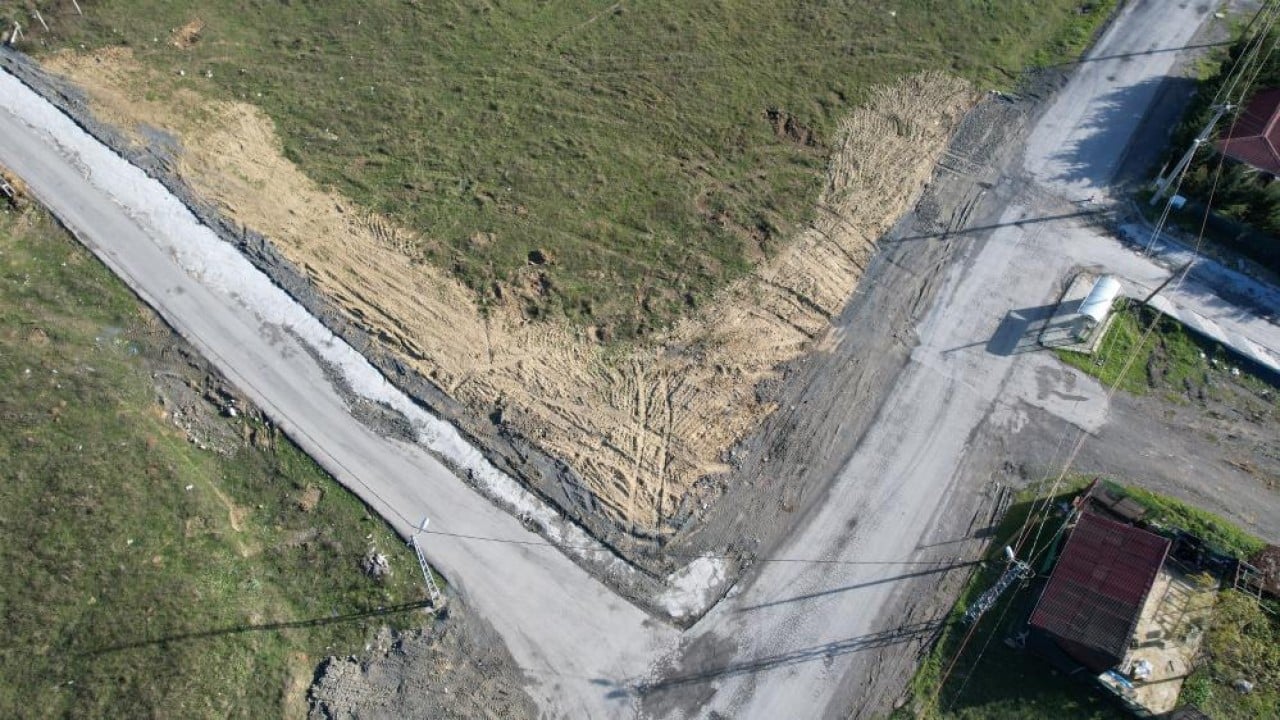 Foto - Çukur ve çamur tamam sıra çöpte!