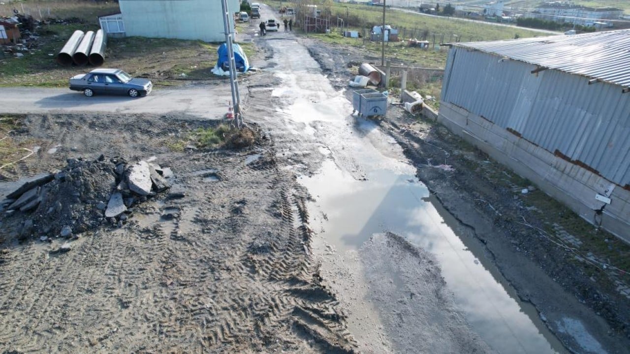 Foto - Çukur ve çamur tamam sıra çöpte!