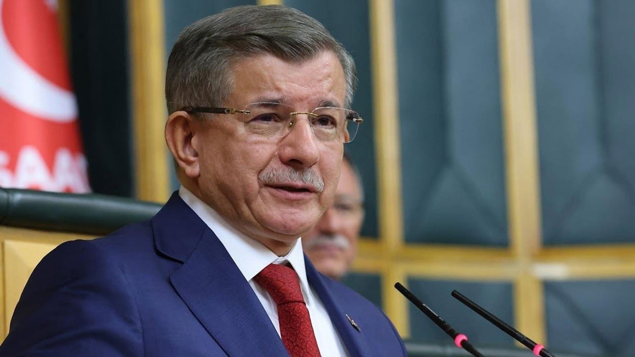 Foto - Cumhurbaşkanı Başdanışmanı’ndan Ahmet Davutoğlu’na tarihi ayar! Sittin sene kendine gelemez artık