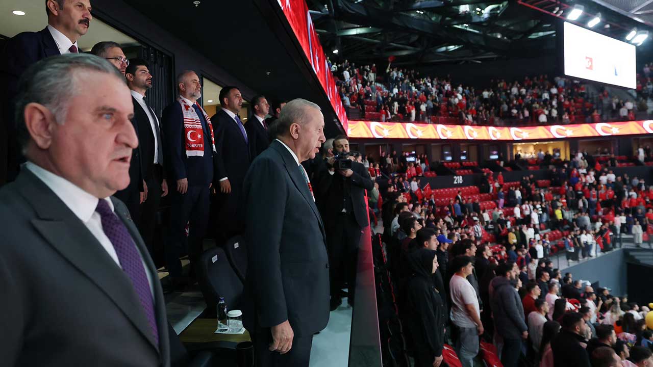 Foto - Cumhurbaşkanı Erdoğan, A Milli Basketbol Takımı’nı yalnız bırakmadı