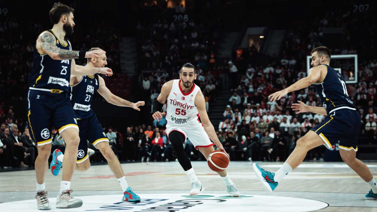 Foto - Cumhurbaşkanı Erdoğan, A Milli Basketbol Takımı’nı yalnız bırakmadı