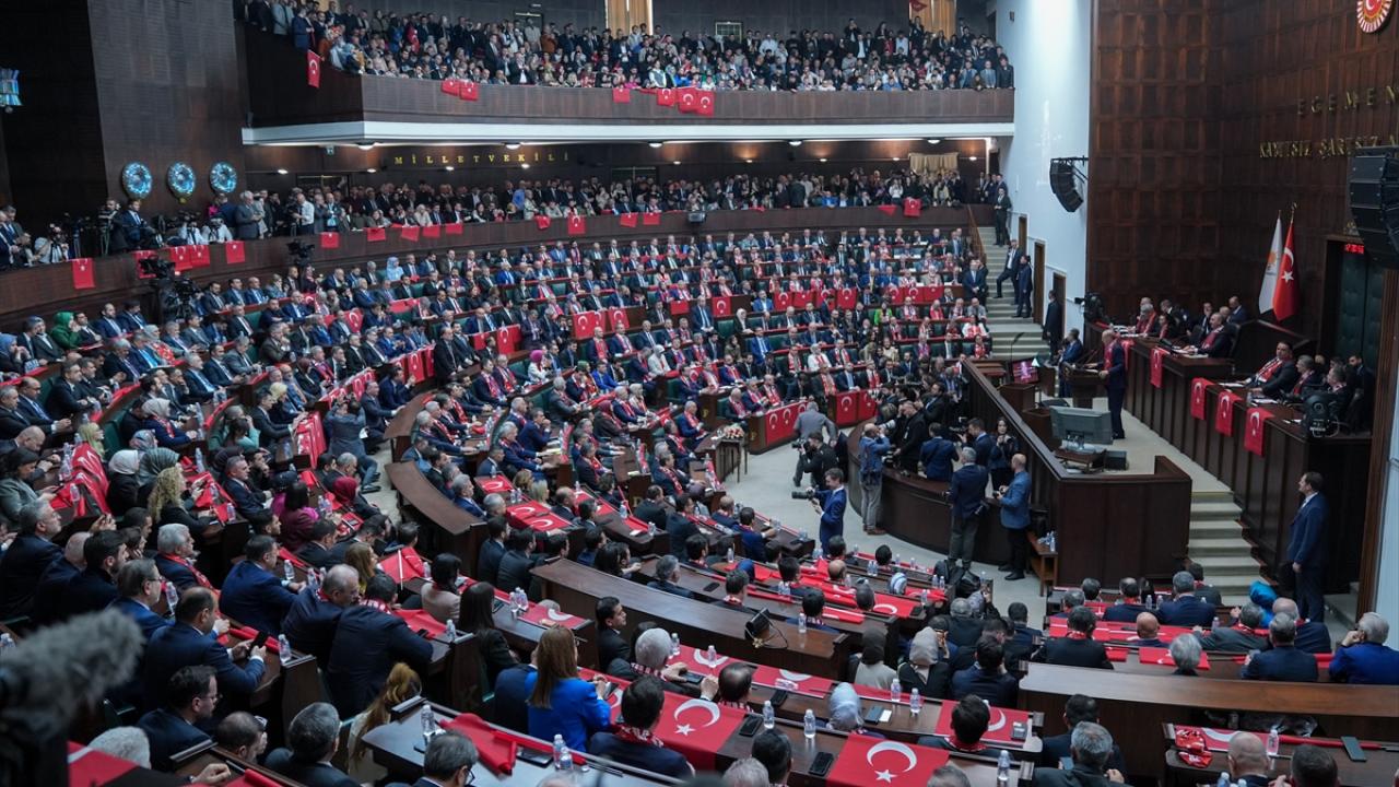 Foto - Cumhurbaşkanı Erdoğan, ay-yıldızlı atkı taktı
