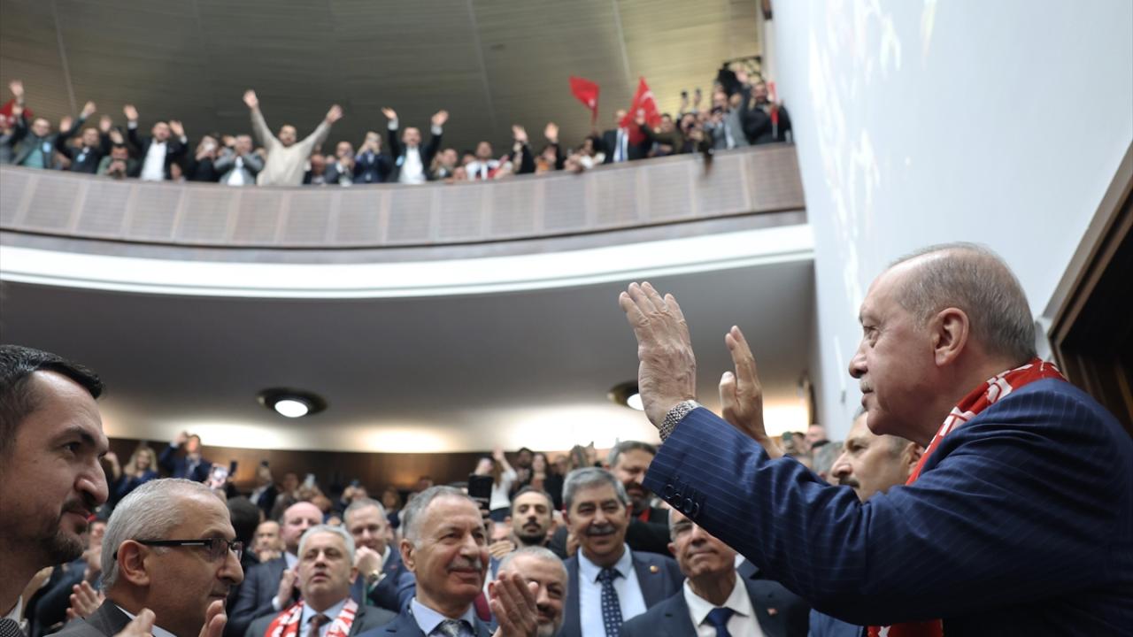 Foto - Cumhurbaşkanı Erdoğan, ay-yıldızlı atkı taktı