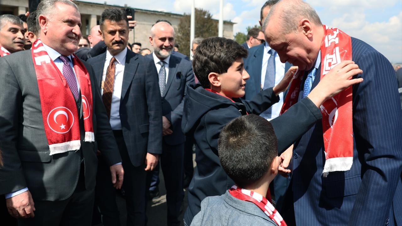 Foto - Cumhurbaşkanı Erdoğan, ay-yıldızlı atkı taktı