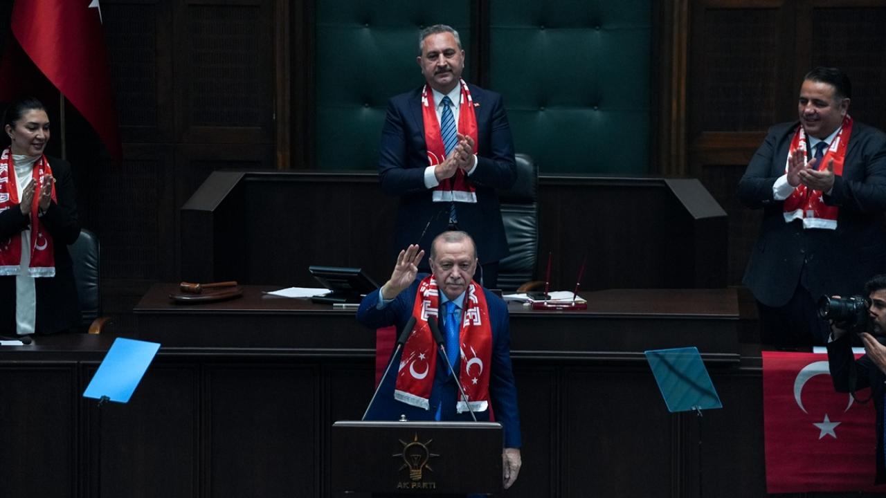 Foto - Cumhurbaşkanı Erdoğan, ay-yıldızlı atkı taktı