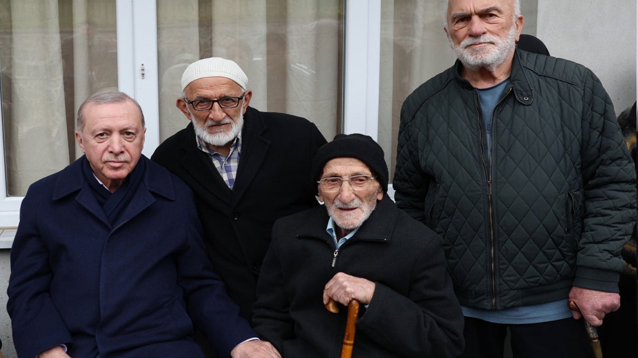 Foto - Cumhurbaşkanı Erdoğan baba ocağıyla bayramlaştı