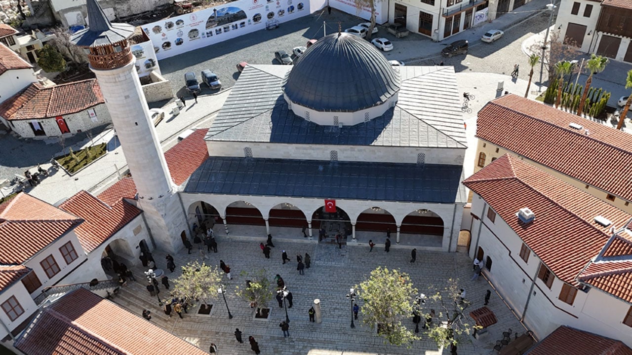 Foto - Cumhurbaşkanı Erdoğan dün açmıştı! Hatay Habib-i Neccar Camii'ne akın etti