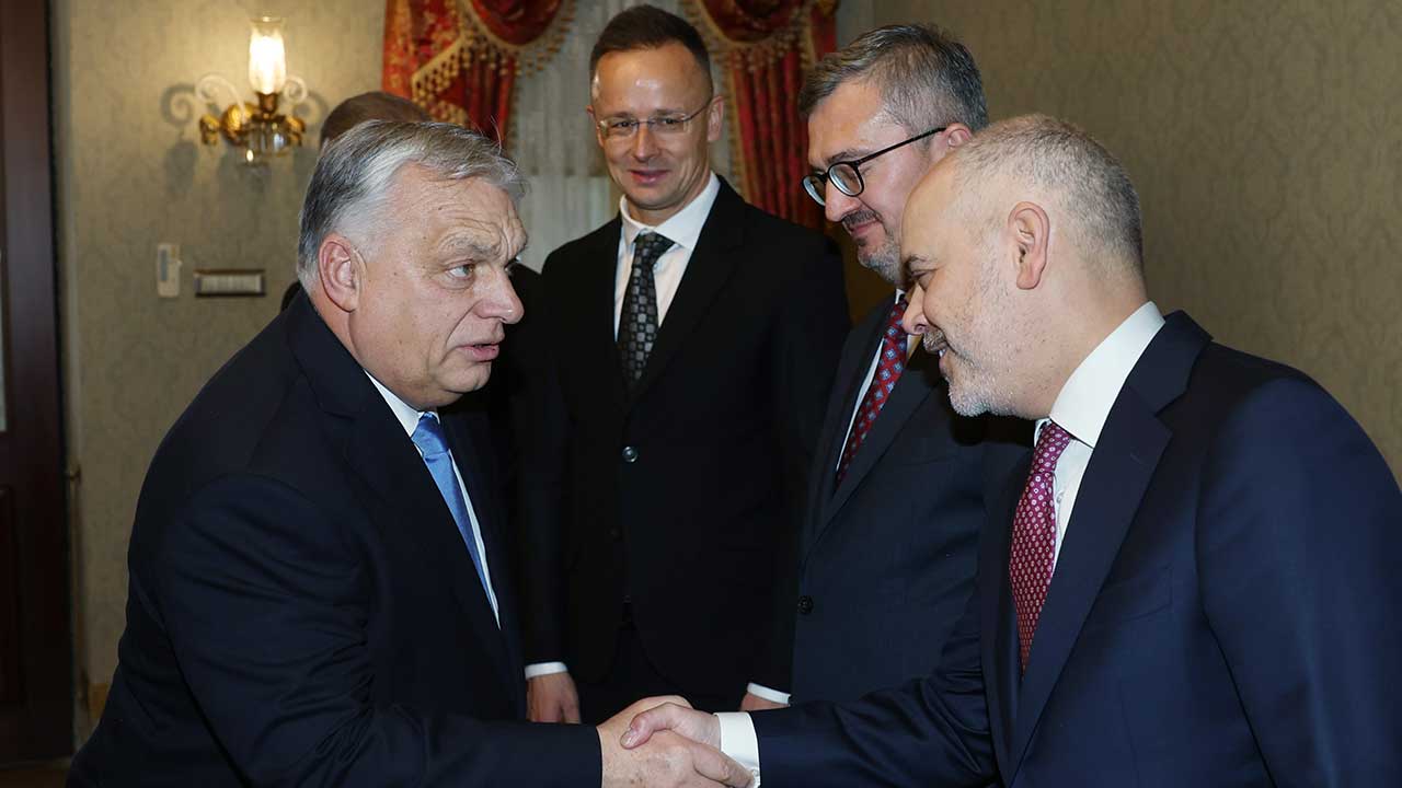 Foto - Cumhurbaşkanı Erdoğan, Orban'ı İstanbul'da resmi törenle karşıladı