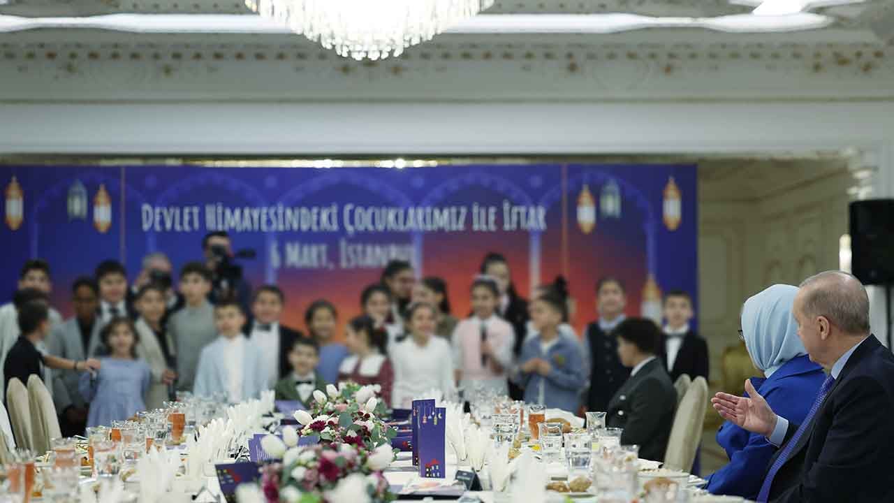 Foto - Cumhurbaşkanı Erdoğan'dan gönülleri fetheden iftar