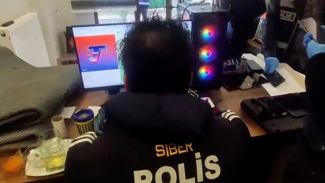Foto - Cumhurbaşkanı Erdoğan’ın "Kökünü kazıyacağız" talimatı sonrası düğmeye basıldı! Tamamı apar topar paketlendi