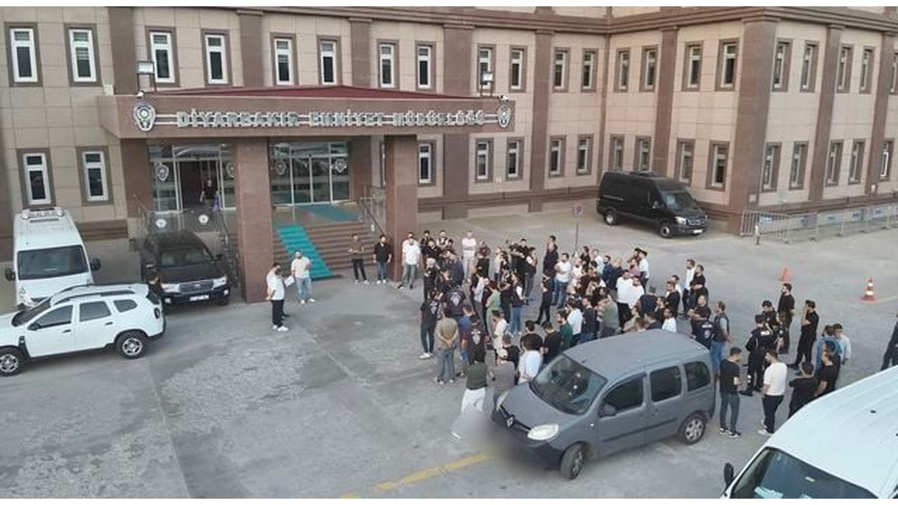 Foto - Cumhurbaşkanı Erdoğan’ın "Kökünü kazıyacağız" talimatı sonrası düğmeye basıldı! Tamamı apar topar paketlendi
