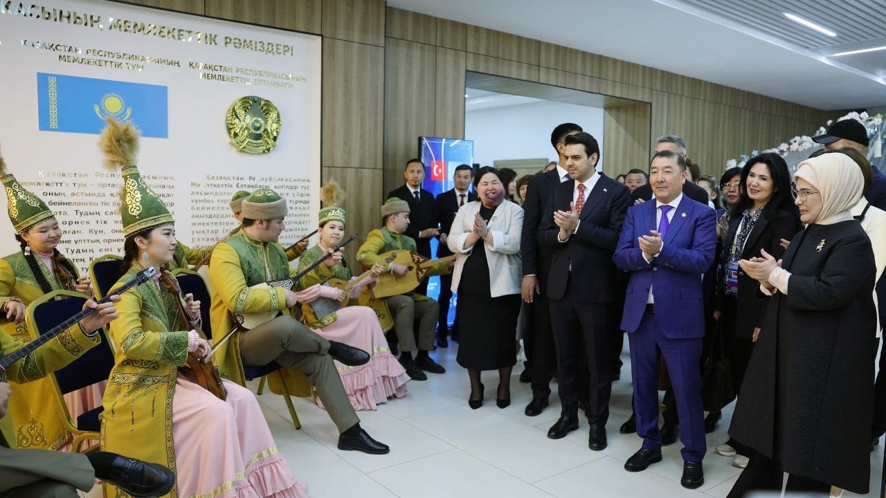 Foto - Cumhurbaşkanı Recep Tayyip Erdoğan'ın eşi Emine Erdoğan Kazakistan'da açılışta...