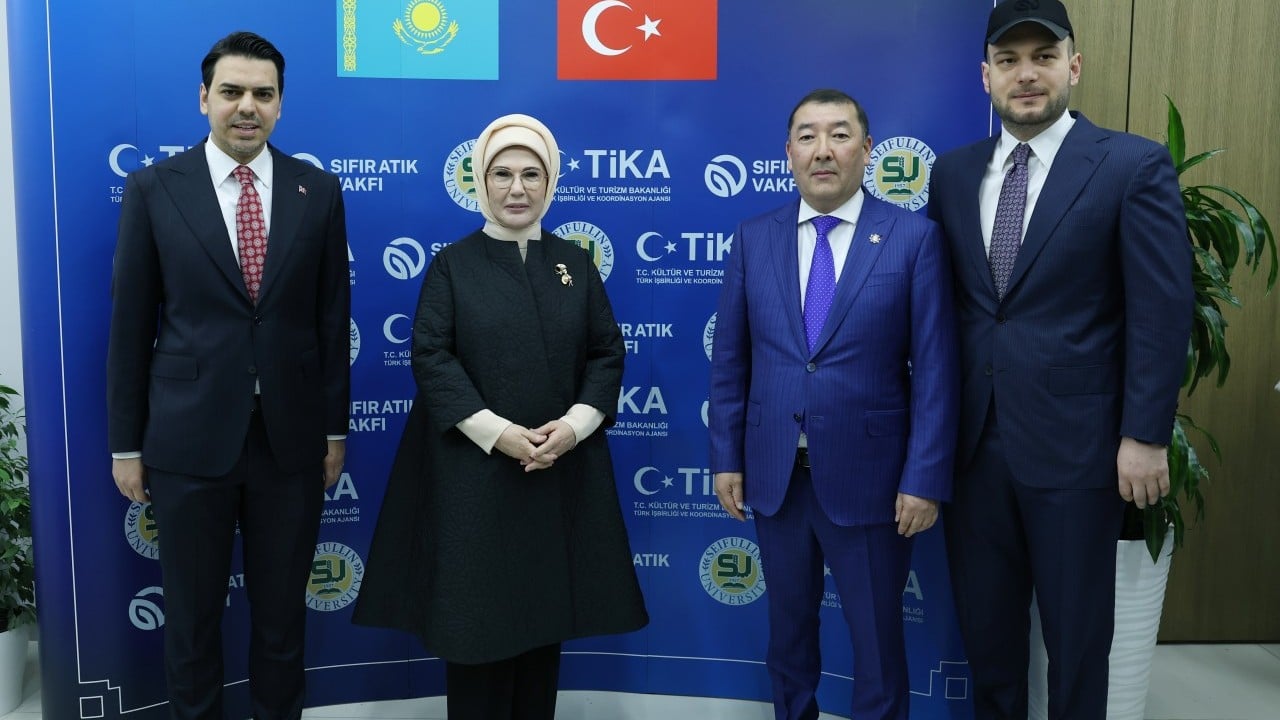 Foto - Cumhurbaşkanı Recep Tayyip Erdoğan'ın eşi Emine Erdoğan Kazakistan'da açılışta...
