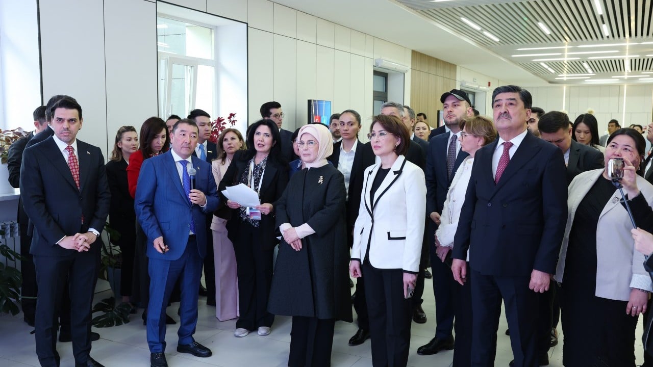 Foto - Cumhurbaşkanı Recep Tayyip Erdoğan'ın eşi Emine Erdoğan Kazakistan'da açılışta...