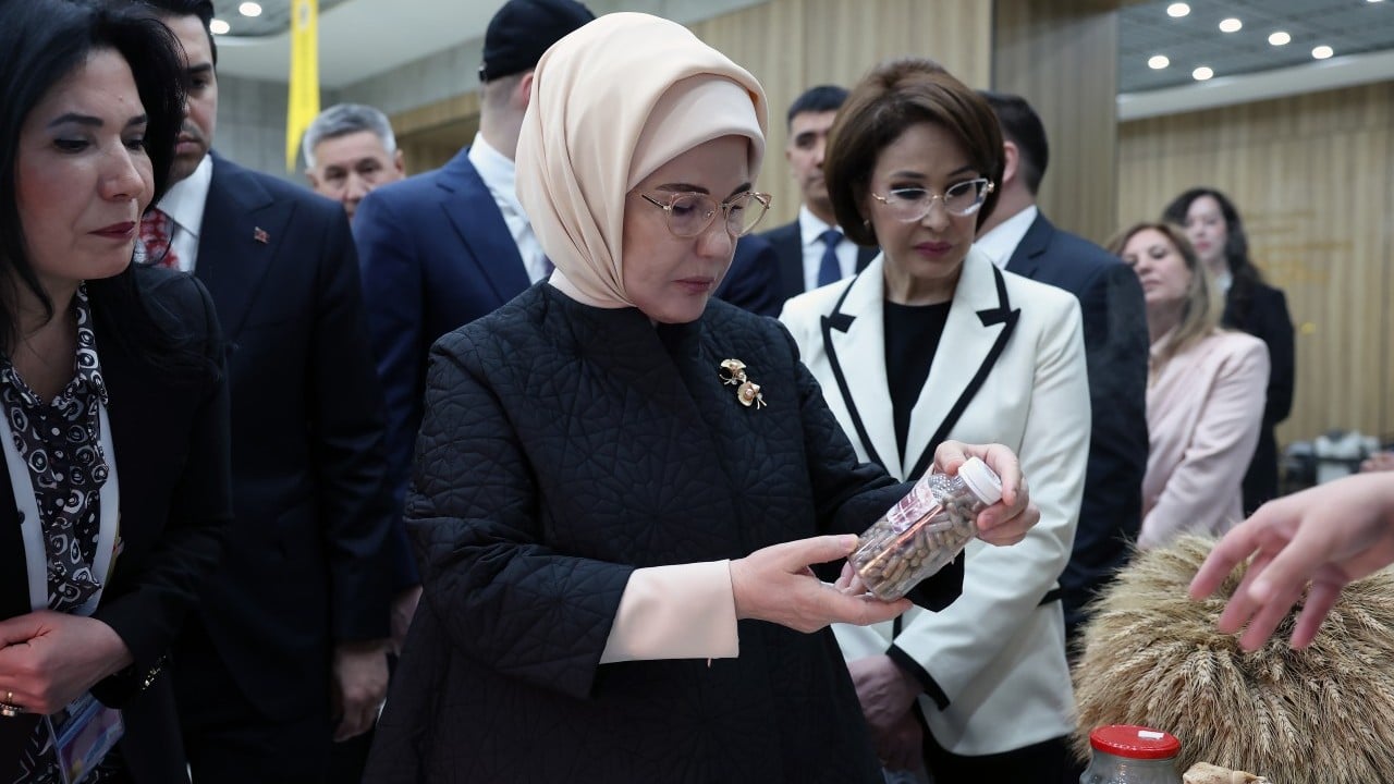 Foto - Cumhurbaşkanı Recep Tayyip Erdoğan'ın eşi Emine Erdoğan Kazakistan'da açılışta...