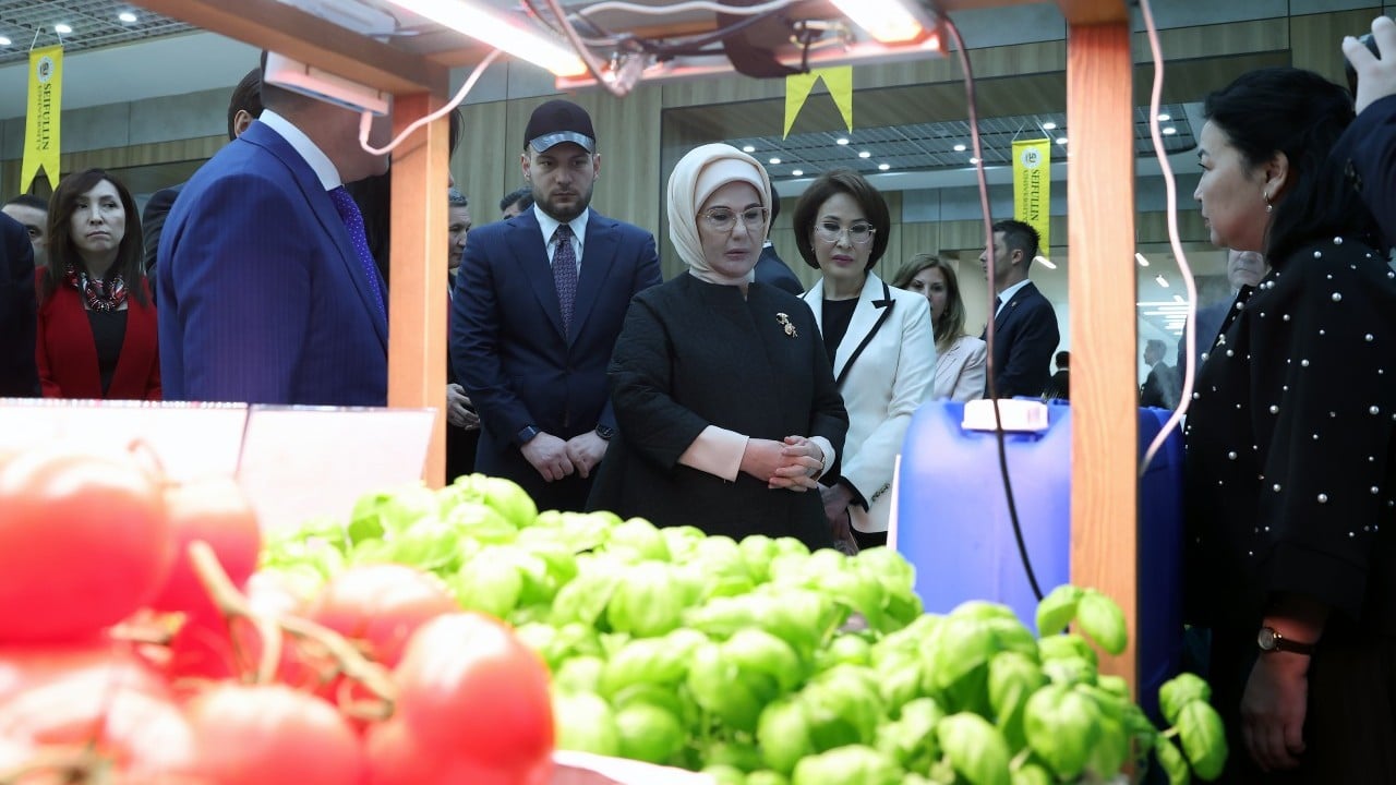 Foto - Cumhurbaşkanı Recep Tayyip Erdoğan'ın eşi Emine Erdoğan Kazakistan'da açılışta...
