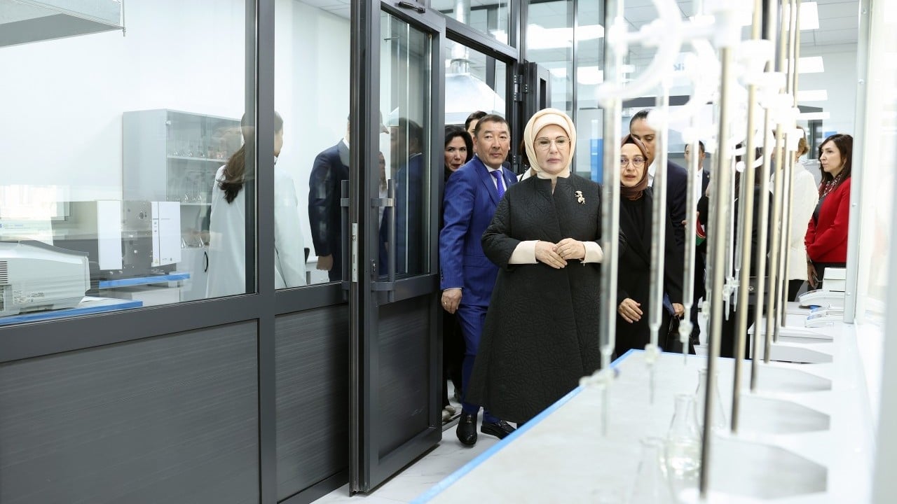 Foto - Cumhurbaşkanı Recep Tayyip Erdoğan'ın eşi Emine Erdoğan Kazakistan'da açılışta...