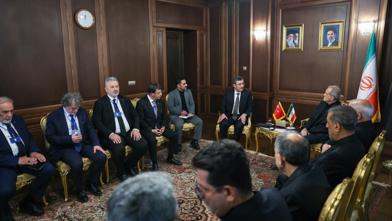 Foto - Cumhurbaşkanı Yardımcısı Yılmaz Tahran’da! İran Cumhurbaşkanı Pezeşkiyan ile bir araya geldi