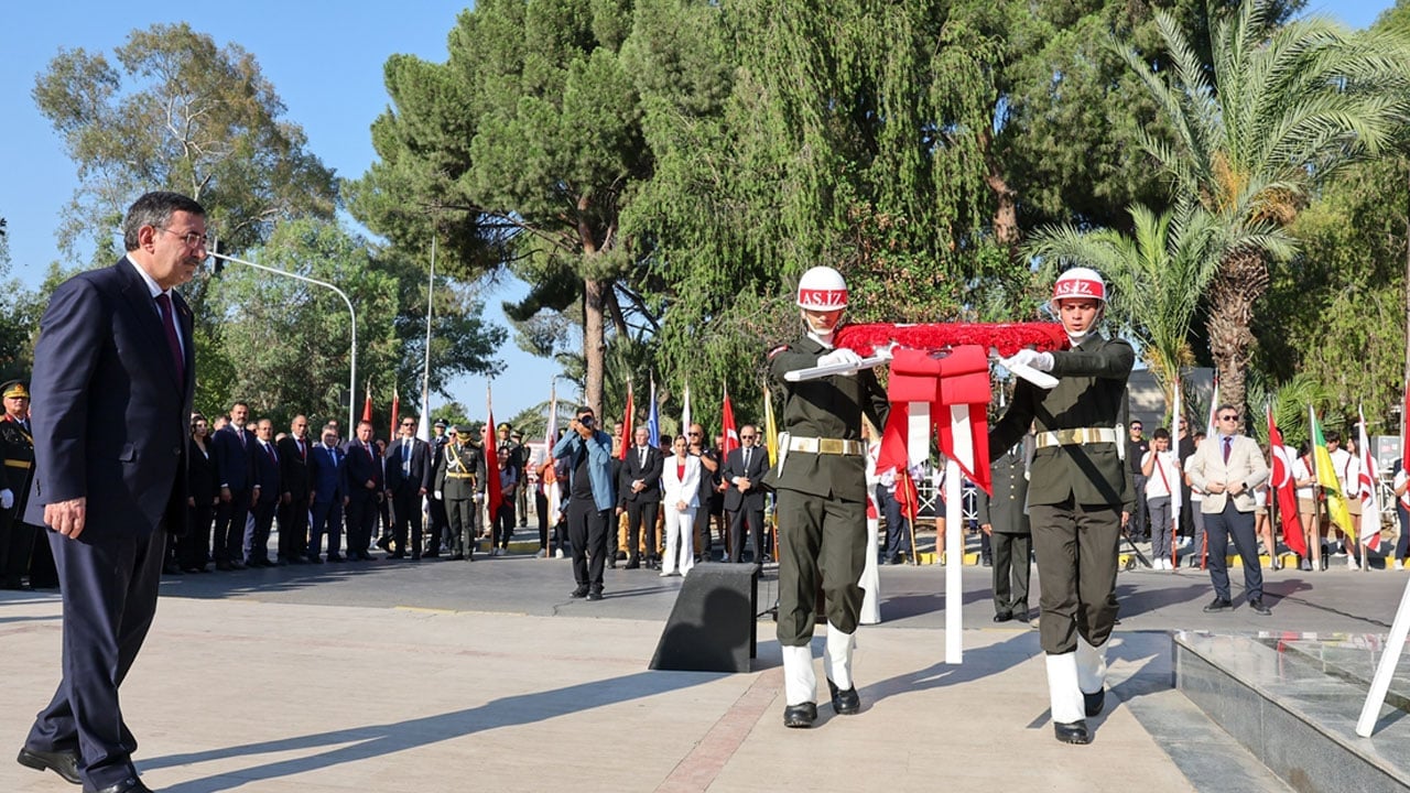 Foto - Cevdet Yılmaz’dan dünyaya 52. yıl dönümü mesajı: Şanlı bayrak Beşparmak’ta ilelebet dalgalanacak, Kıbrıs asla Rum adası olmayacak!