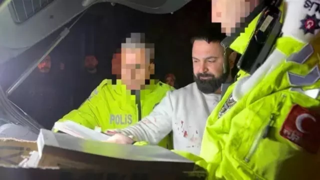 Daha kaza yaptığının bile farkında değil ama özgüven tavan... Alkollü sürücü, polise öyle bir tehdit savurdu ki...