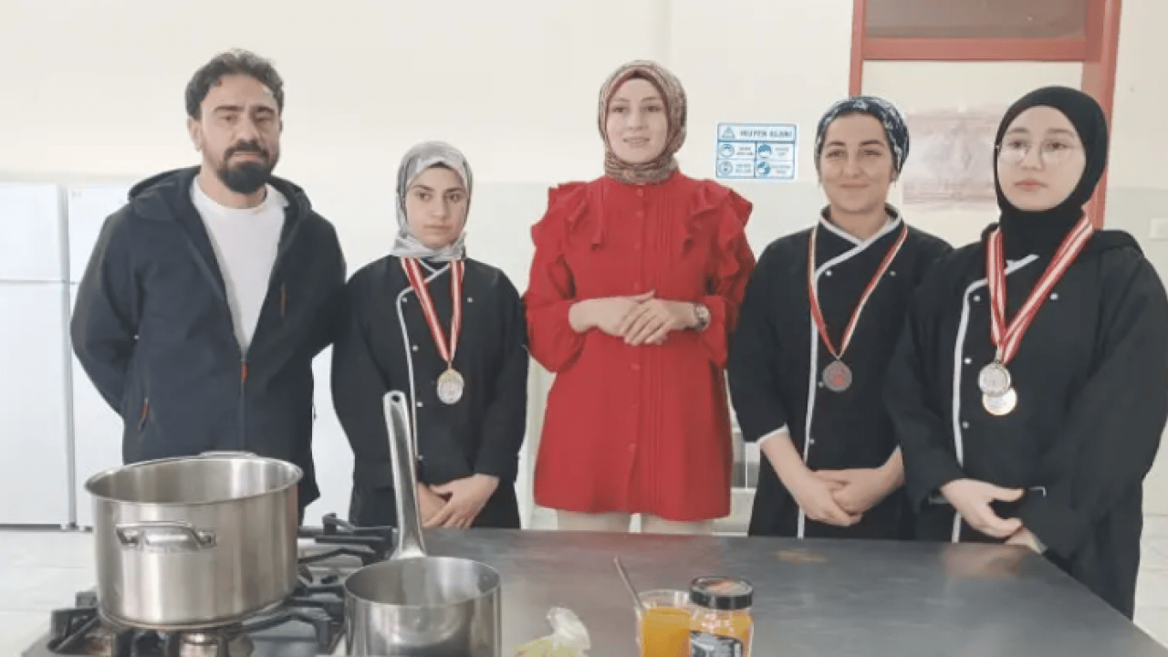 Foto - Daha meslek sahibi bile olmadılar: 9 ayda 40 milyon ciro yaptılar!
