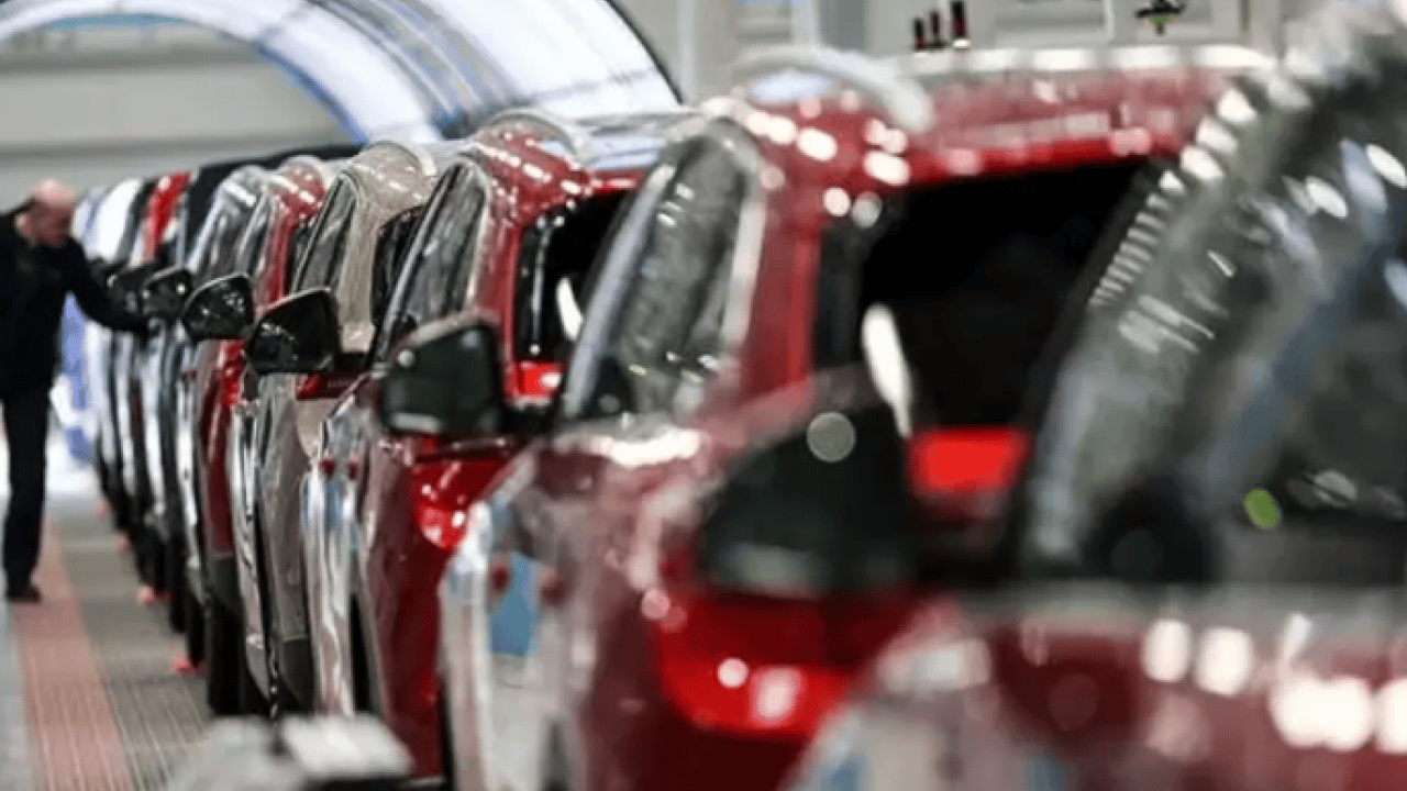 Daha önce böylesi yaşanmadı: Satacak araba kalmadı!