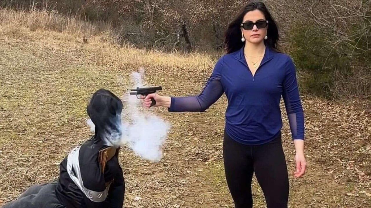 Foto - Daha önce de Kur’an yakmıştı! İslam düşmanı sürtük karı, Gazze yanarken bakın ne yaptı